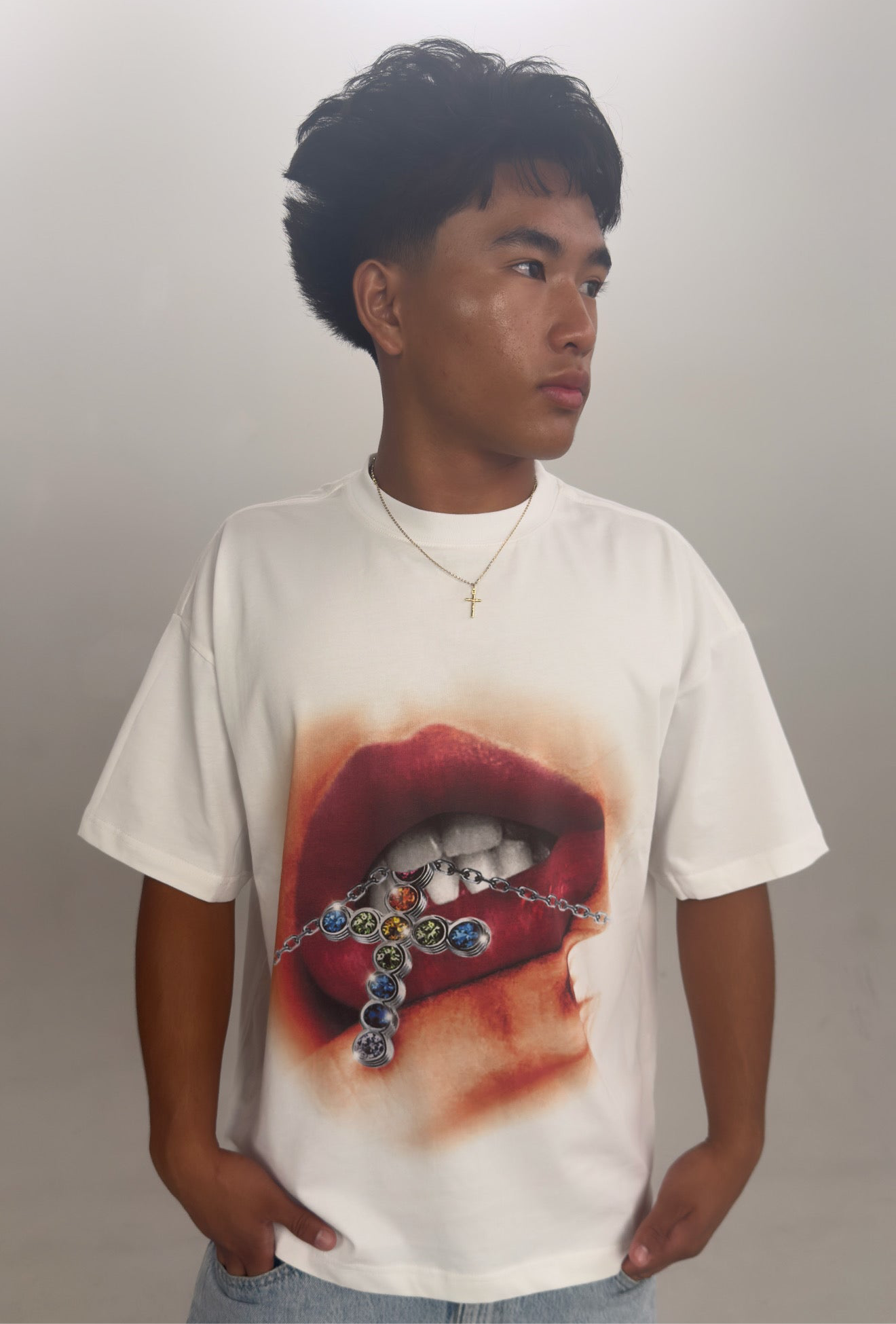 OUTCAST “CROSS CHAIN” TEE